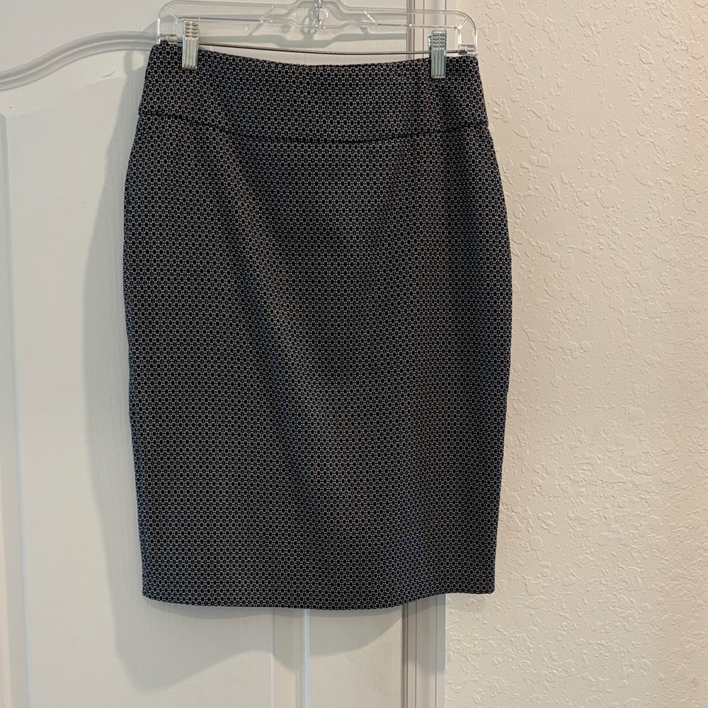Elegant Black Pencil Skirt